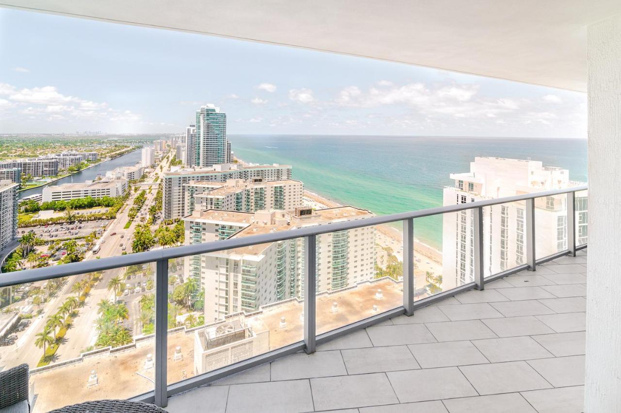הוליווד Luxurious Hyde Resort Apartments מראה חיצוני תמונה
