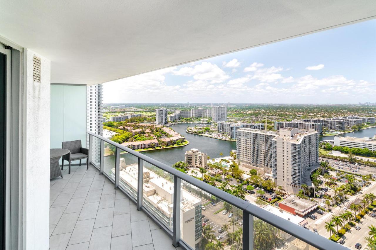 הוליווד Luxurious Hyde Resort Apartments מראה חיצוני תמונה