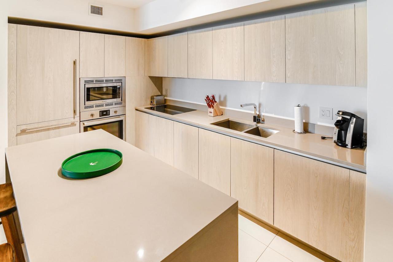 הוליווד Luxurious Hyde Resort Apartments מראה חיצוני תמונה