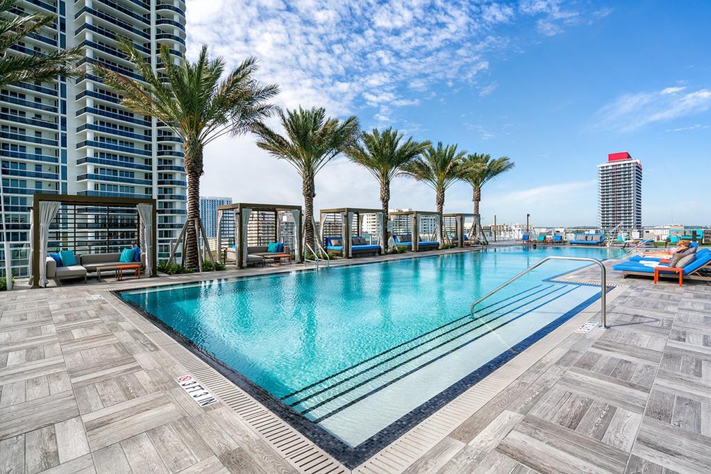 הוליווד Luxurious Hyde Resort Apartments מראה חיצוני תמונה